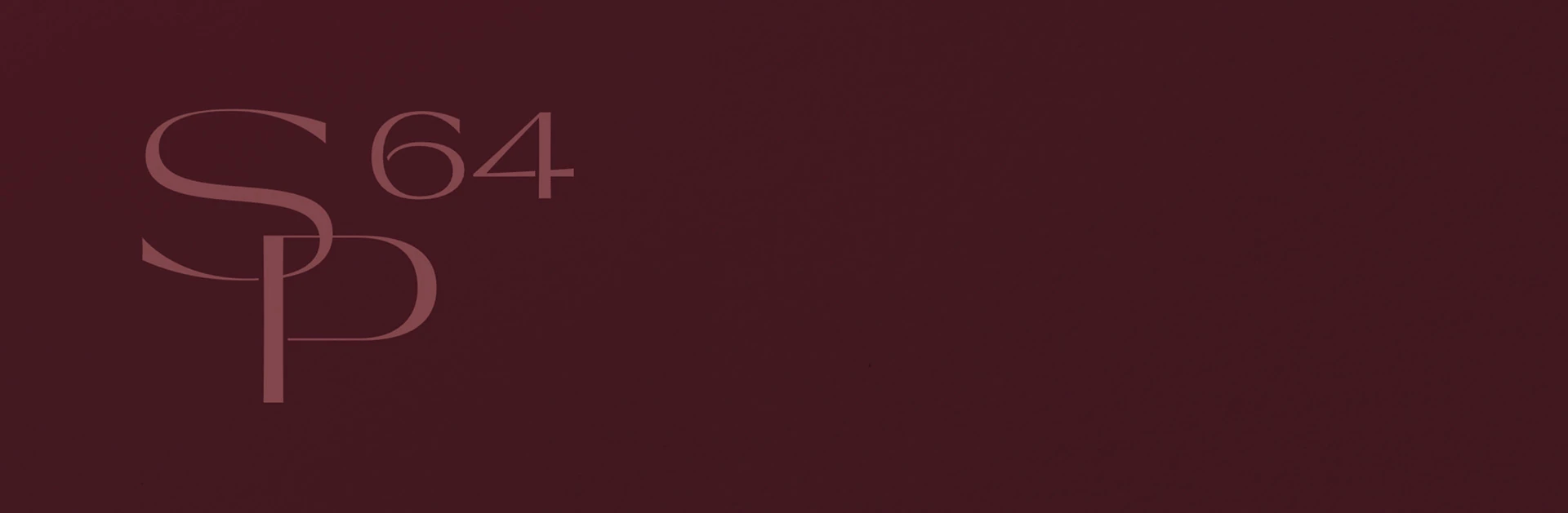 Logo von SP64 Contemporary Dentistry in einem minimalistischen Design auf einem burgunderfarbenen Hintergrund.
