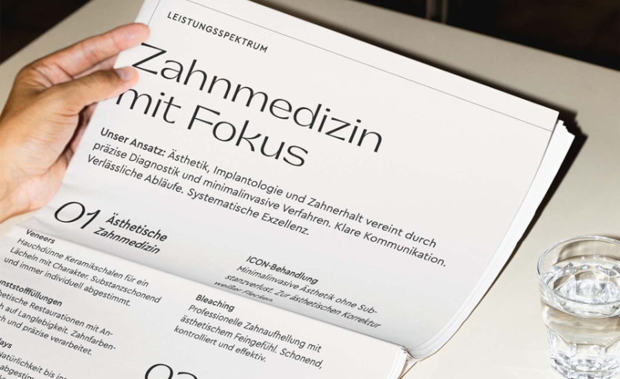SP64 Contemporary Dentistry präsentiert eine minimalistische Warte- bzw. Behandlungsumgebung in Frankfurt-Nordend mit klaren Linien, heller Einrichtung und professionellem Look – Frankfurt Nordend
